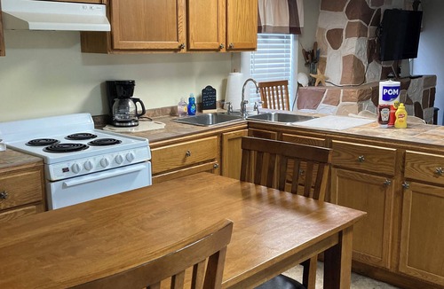 Warsaw Cottage | Couples retreat