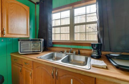 Fort Gaines Apartment | Couples Retreat with Dock Access on Lake Eufaula!