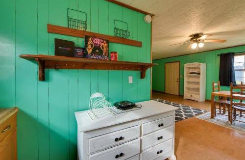 Fort Gaines Apartment | Couples Retreat with Dock Access on Lake Eufaula!