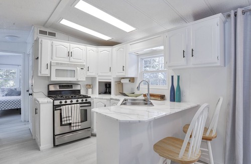 Kawartha Lakes Cottage | Couple’s Romantic & Adventure Retreat on the Water in the Forest