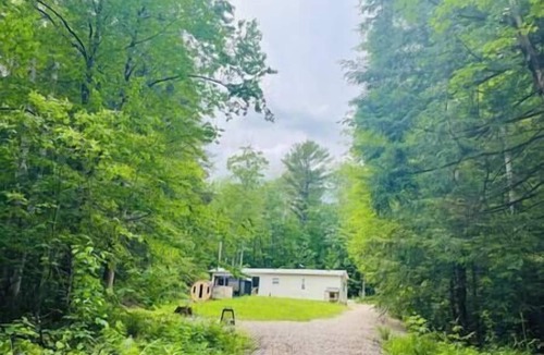 Kawartha Lakes House | Couple’s Romantic & Adventure Retreat on the water