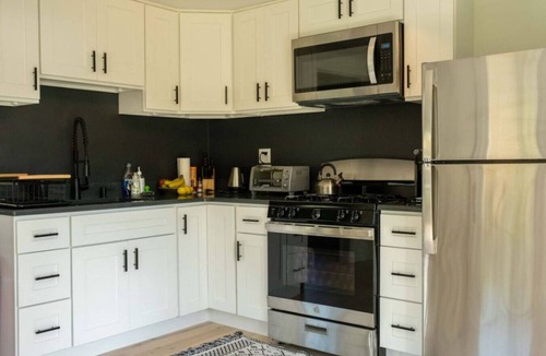 Wilton Manors Villa | Couples Romantic Escape Hot Tub Fireplace