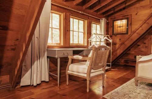 Layton House | Couples Serenity Cabin Waterfall Lake