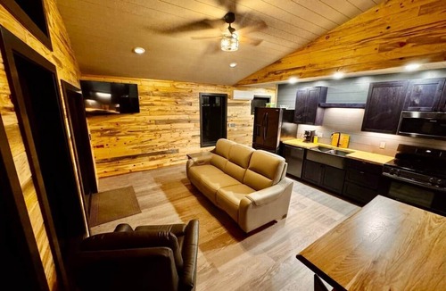 Cook Cabin | Couples Wilderness Suite