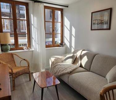 Le Neubourg Apartment | Cour Saint Jean