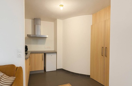 Cœur de Ville Apartment | Courbevoie Studio terrasse situe pres de Paris