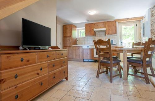 Courry House | Courry Gem Pool & Charm