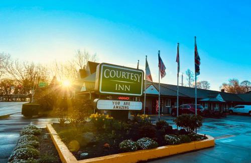 Market District Hotel | Courtesy Inn Downtown Eugene