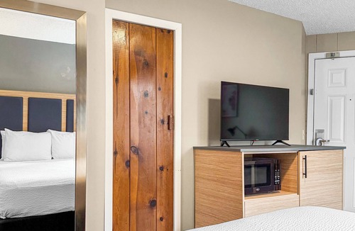 Market District Hotel | Courtesy Inn Eugene Downtown