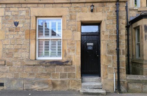 Mosborough House | Courthouse Cottage