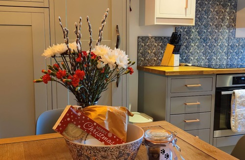 Mosborough Cottage | COURTHOUSE COTTAGE, pet friendly in Eckington, Derbyshire