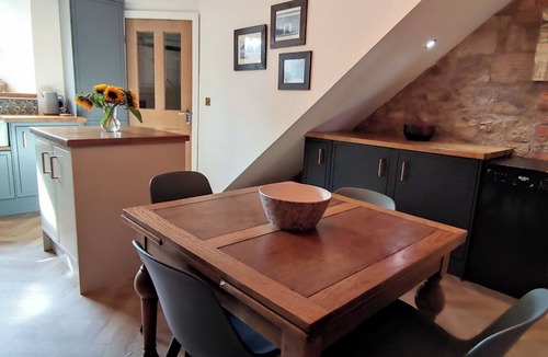 Mosborough Cottage | COURTHOUSE COTTAGE, pet friendly in Eckington, Derbyshire