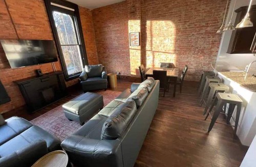 Warren Condo | Courthouse Square Condo