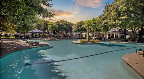 Pleasant Valley Apartment | Courts & Pool - Sleeps 12 - Family Oasis