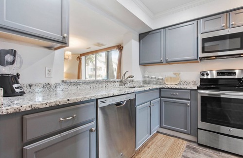 Hilton Head Island Condo | Courtside 94 - Updated Ground Floor 2 bedroom
