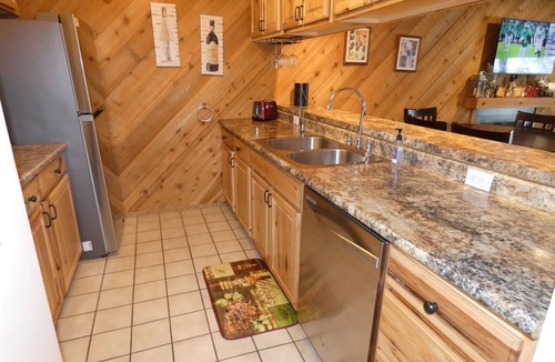 Bellaire Condo | Courtside Condo at Summit