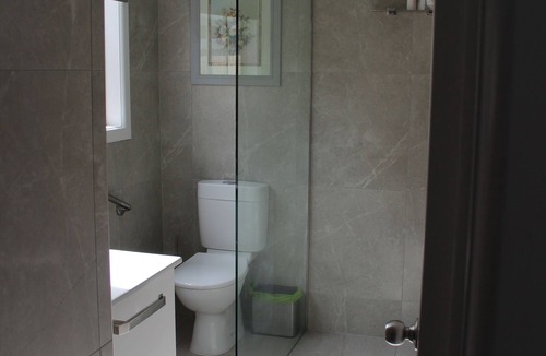 Euroa Bed & Breakfast | Courtside Cottage Bed & Breakfast