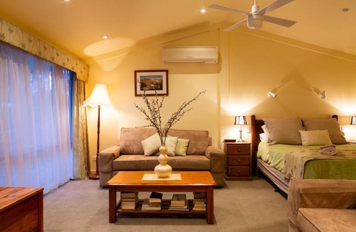Euroa Bed & Breakfast | Courtsidecottage Bed and Breakfast