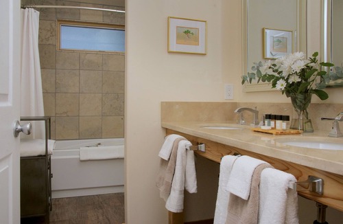 Murphys Bed & Breakfast | Courtwood Inn