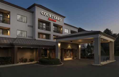 Asheville Hotel | Courtyard Asheville