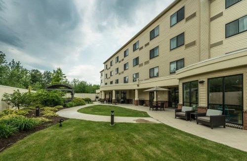 Bangor Hotel | Courtyard Bangor