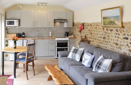 Lessingham Cottage | Courtyard Barn - UK11927