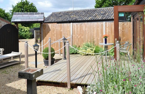 Lessingham Cottage | Courtyard Barn - UK11927