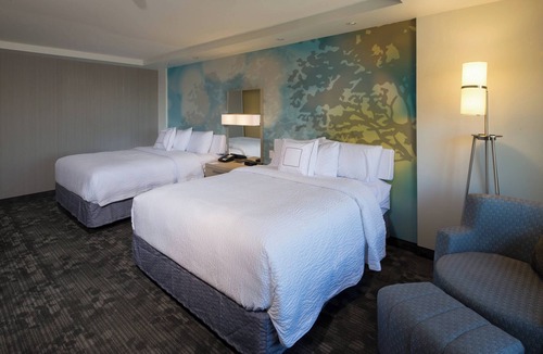 Bay City Hotel | Courtyard Bay City
