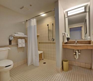 Raynham Hotel | Courtyard Boston Raynham