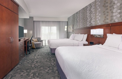 Cheektowaga Hotel | Courtyard Buffalo Airport