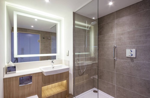 Newcastle-Under-Lyme Hotel | Courtyard by Marriott Keele Staffordshire