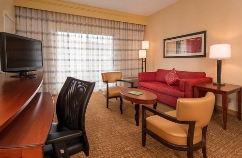 Hunt Valley Hotel | Courtyard by Marriott Baltimore Hunt Valley