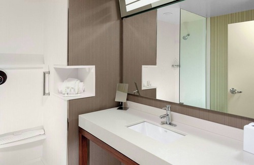 Town and Country Hotel | Courtyard by Marriott St. Louis West County