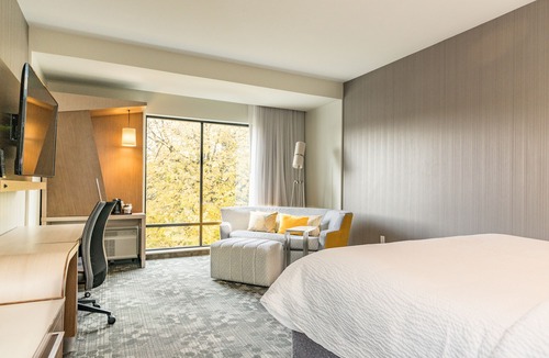 West Springfield Hotel | Courtyard by Marriott West Springfield
