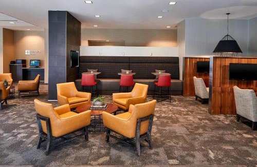 St. Louis Park Hotel | Courtyard by Marriott Minneapolis West