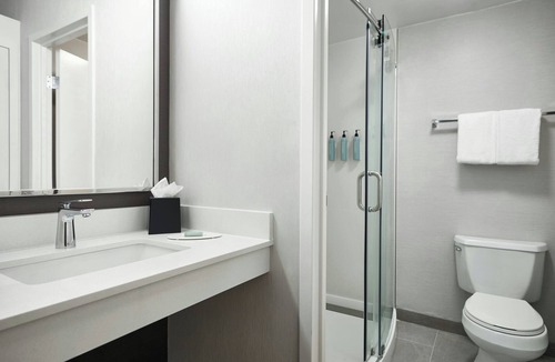 Maryland Heights Hotel | Courtyard by Marriott St Louis Westport Plaza