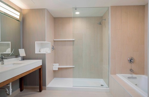 Downtown Niagara Falls Hotel | Courtyard by Marriott Niagara Falls USA