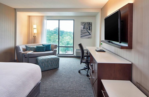 St. Louis Park Hotel | Courtyard by Marriott Minneapolis West