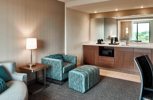 St. Louis Park Hotel | Courtyard by Marriott Minneapolis West