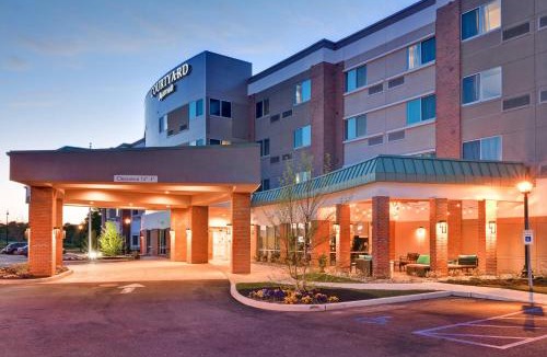 Central Islip Hotel | Courtyard by Marriott Long Island Islip/Courthouse Complex