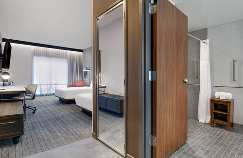 Yardville-Groveville Hotel | Courtyard by Marriott Hamilton