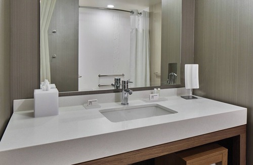 Newtonville Hotel | Courtyard by Marriott Albany Airport