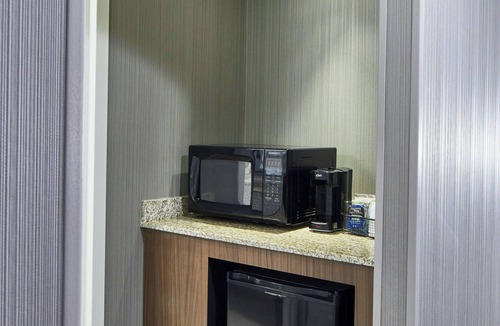 Newtonville Hotel | Courtyard by Marriott Albany Thruway