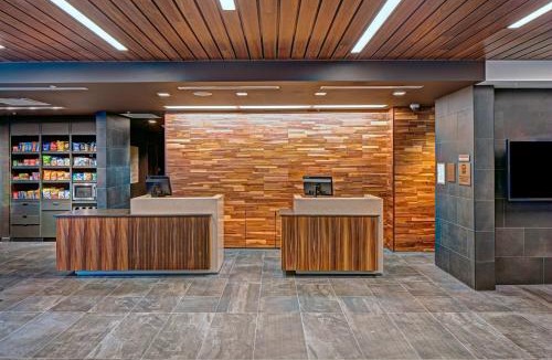 Appleton Hotel | Courtyard by Marriott Appleton Riverfront