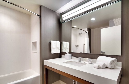 Duluth Hotel | Courtyard by Marriott Atlanta Duluth Downtown