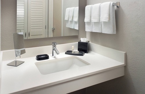 Sandy Springs Hotel | Courtyard by Marriott Atlanta Perimeter Center