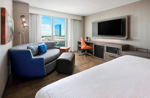 Waller Creek District Hotel | Courtyard by Marriott Austin Downtown/Convention Center