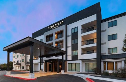 Gateway Hotel | Courtyard by Marriott Austin The Domain Area