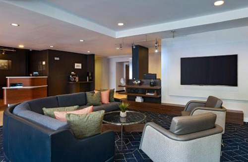 Gateway Hotel | Courtyard by Marriott Austin The Domain Area