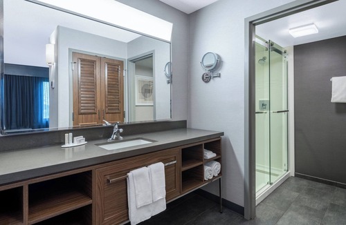 Franklin Park Hotel | Courtyard by Marriott Austin South